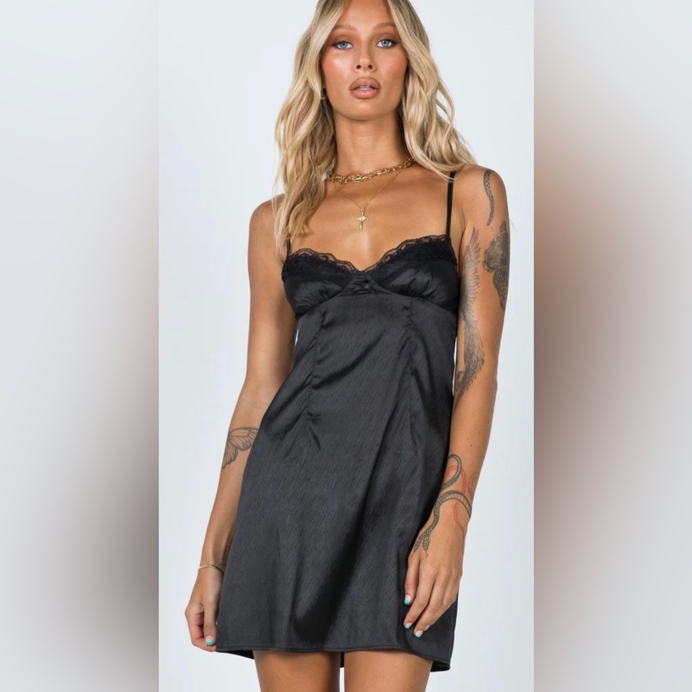 Princess Polly Dale Mini Dress Black Women’s Size 4 NWOT Small Snag Right Bottom